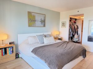 gorgeous-condo-in-55-building-20260718-gallery-9