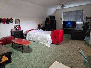 large-family-home-on-large-lot-20261008-gallery-13