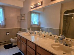 large-family-home-on-large-lot-20261008-gallery-8