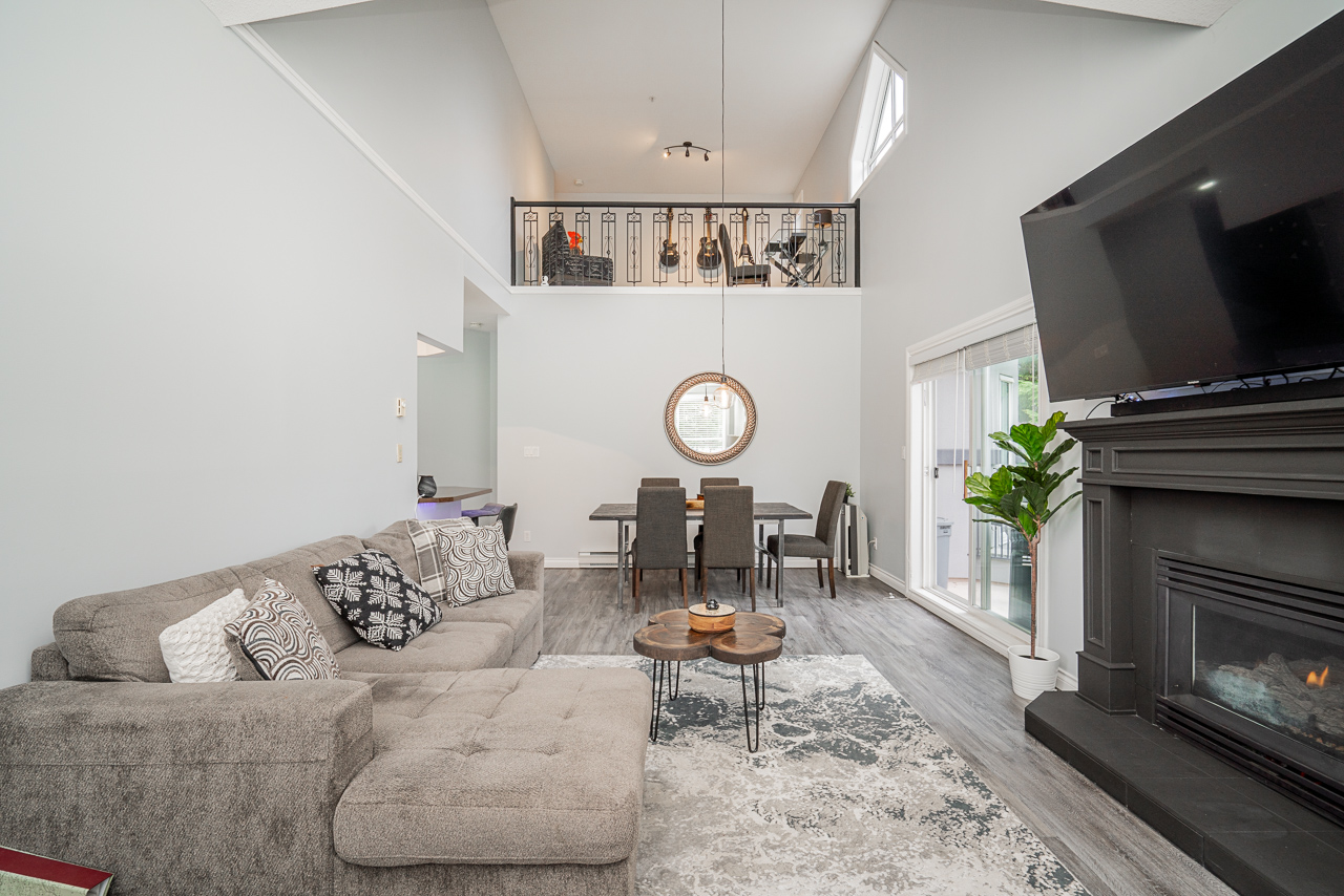 top-floor-with-loft-pet-friendly-20260716-featured