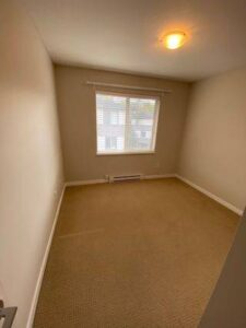 townhome-ample-parking-pet-friendly-20261005-gallery-11
