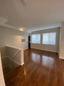 townhome-ample-parking-pet-friendly-20261005-gallery-4