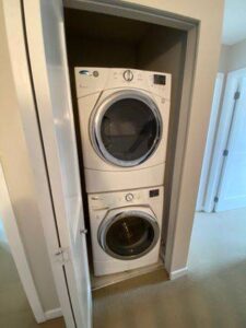 townhome-ample-parking-pet-friendly-20261005-gallery-7